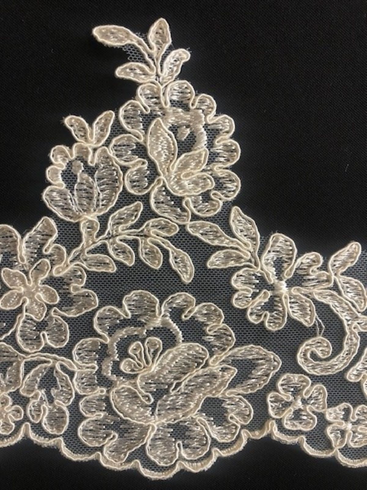 Ivory Corded Edging 16cm Maximum Width