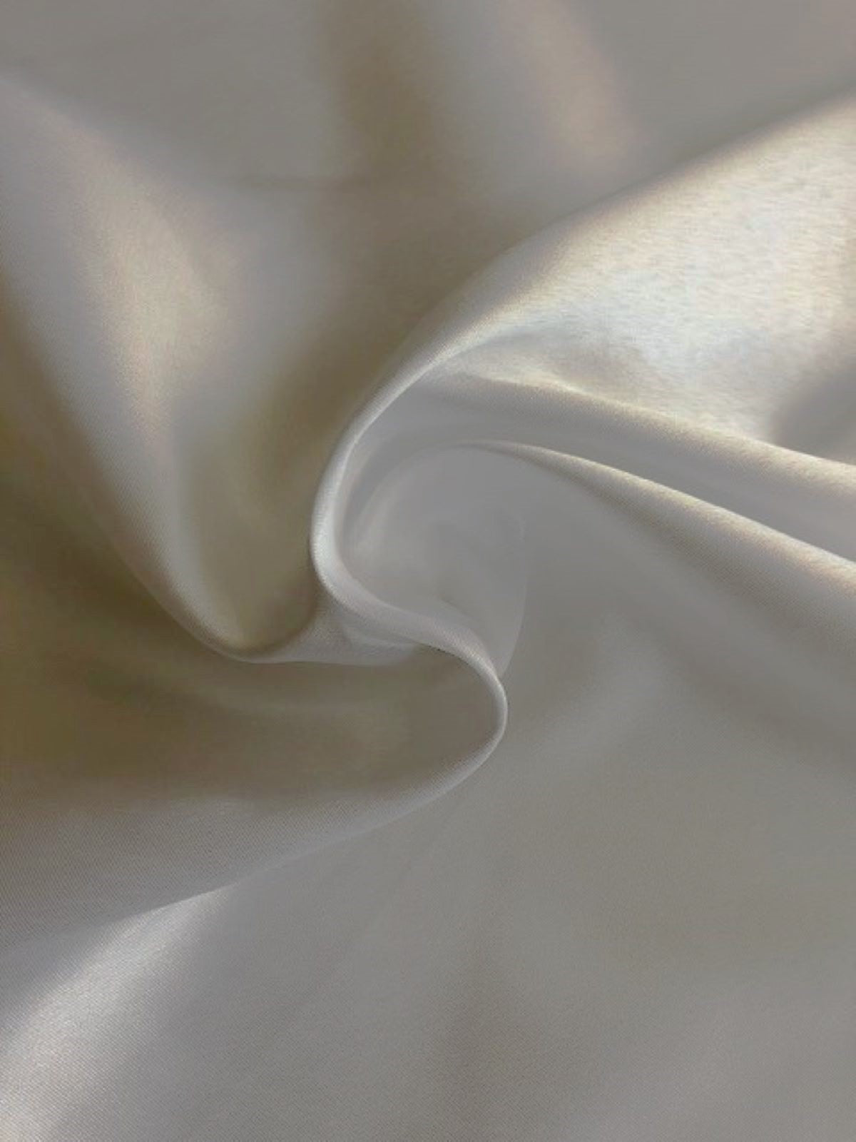 White Firm Handle Mikado – 145 cm Wide