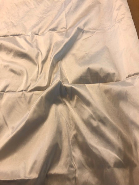 Cream Delux Silk Taffeta. 100g/m2, 100% Silk. Roll Size: 1m