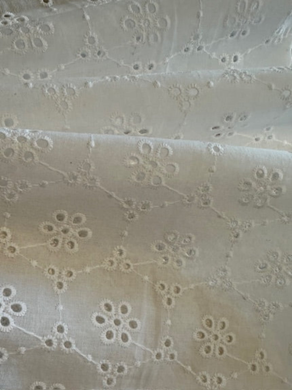 White Flower Broderie Anglaise – Diamond Patterned Cotton