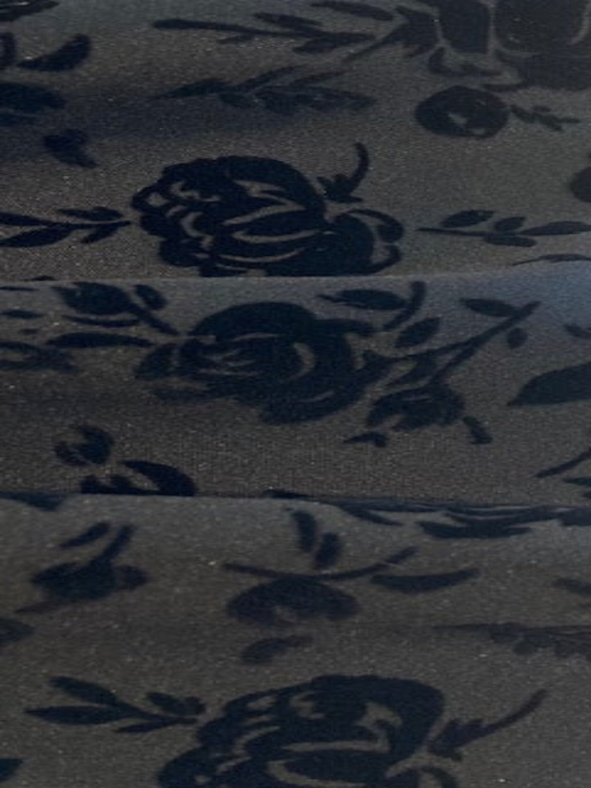 Black Rose Flocking on Scuba