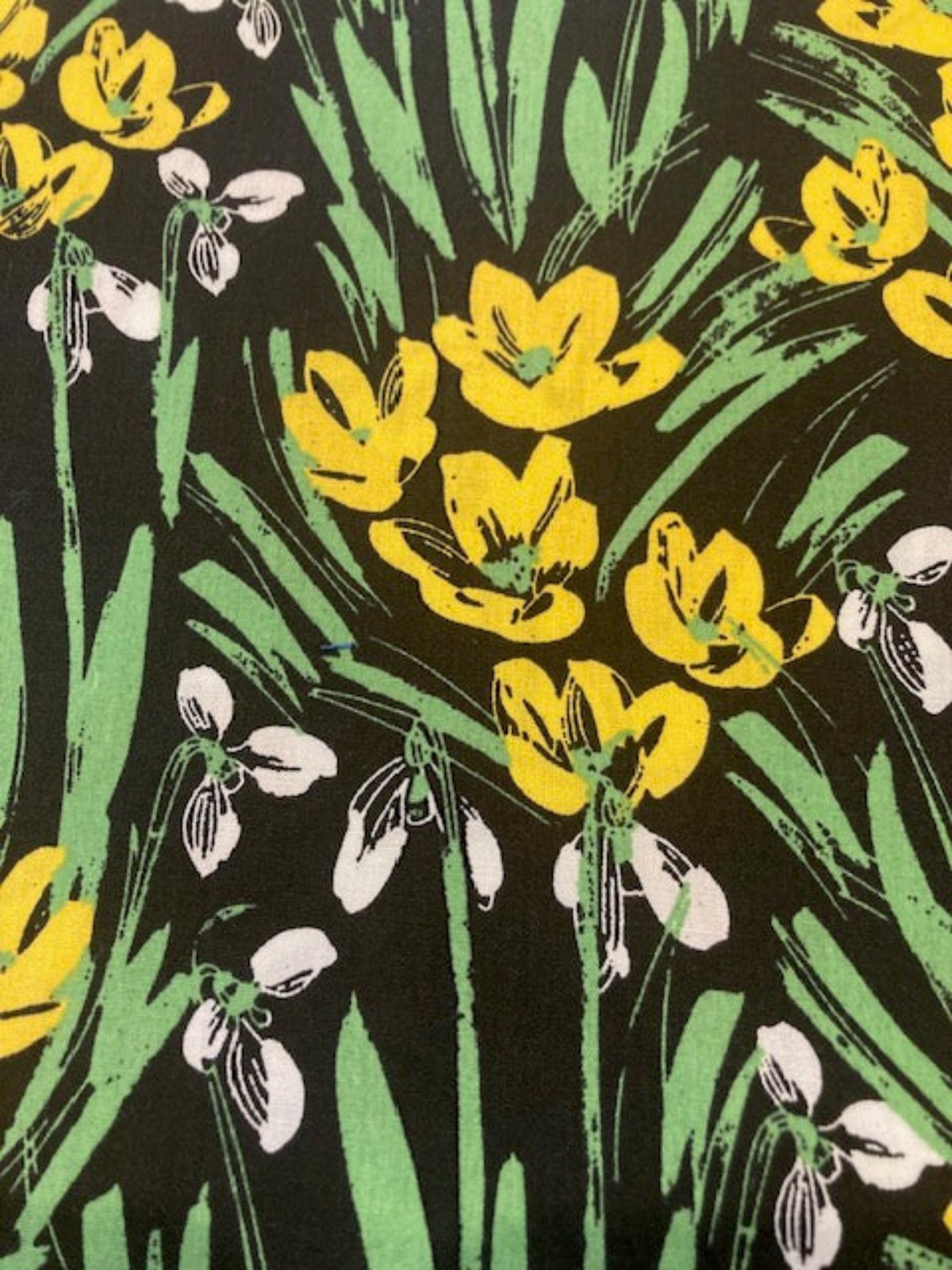 Yellow Buttercup & Green Leaf Floral Cotton Lawn – 100% Cotton, 145 cm Wide