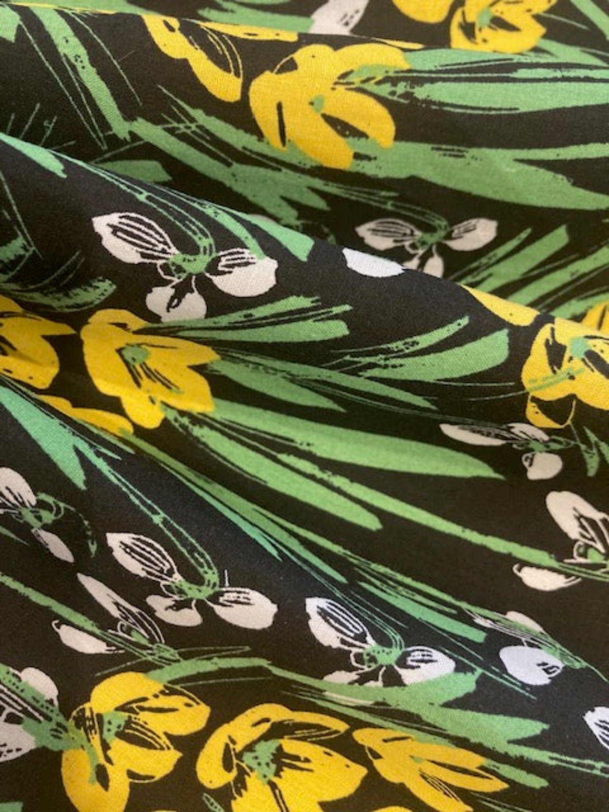 Yellow Buttercup & Green Leaf Floral Cotton Lawn – 100% Cotton, 145 cm Wide
