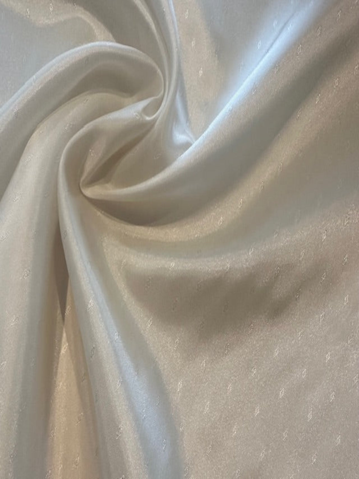 Cream Taffeta Lining with Self Coloured Diamond