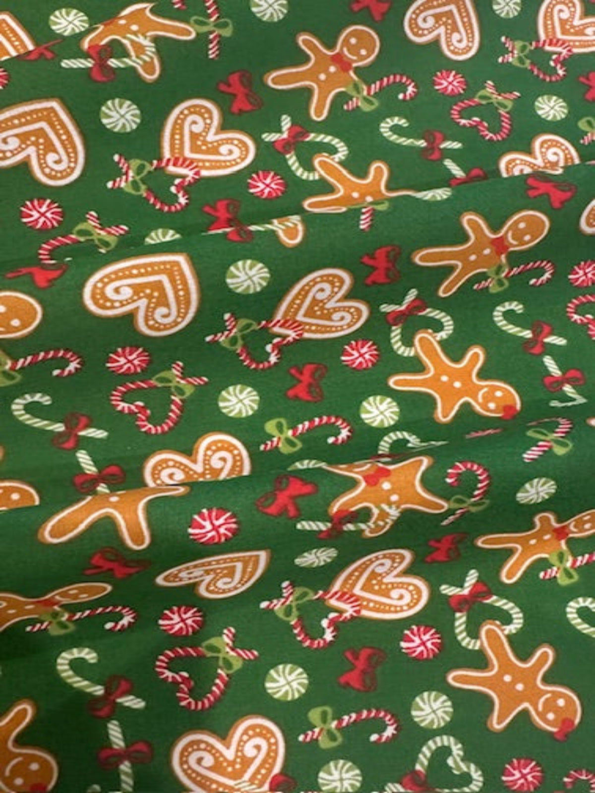 Christmas Gingerbread Hearts & Bows on Green Poly/Cotton
