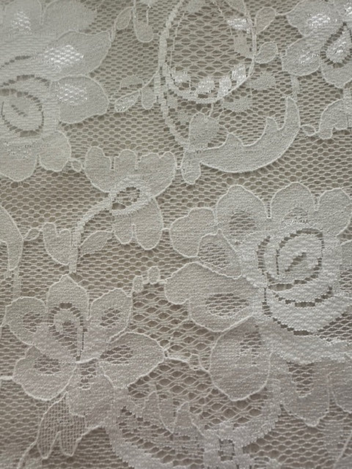 Ivory Flower Lace with Scalloped Edge & silver Lurex Detail
