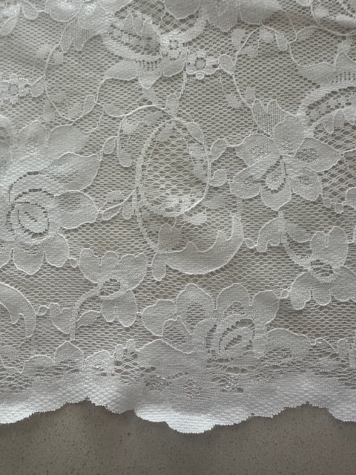 Ivory Flower Lace with Scalloped Edge & silver Lurex Detail