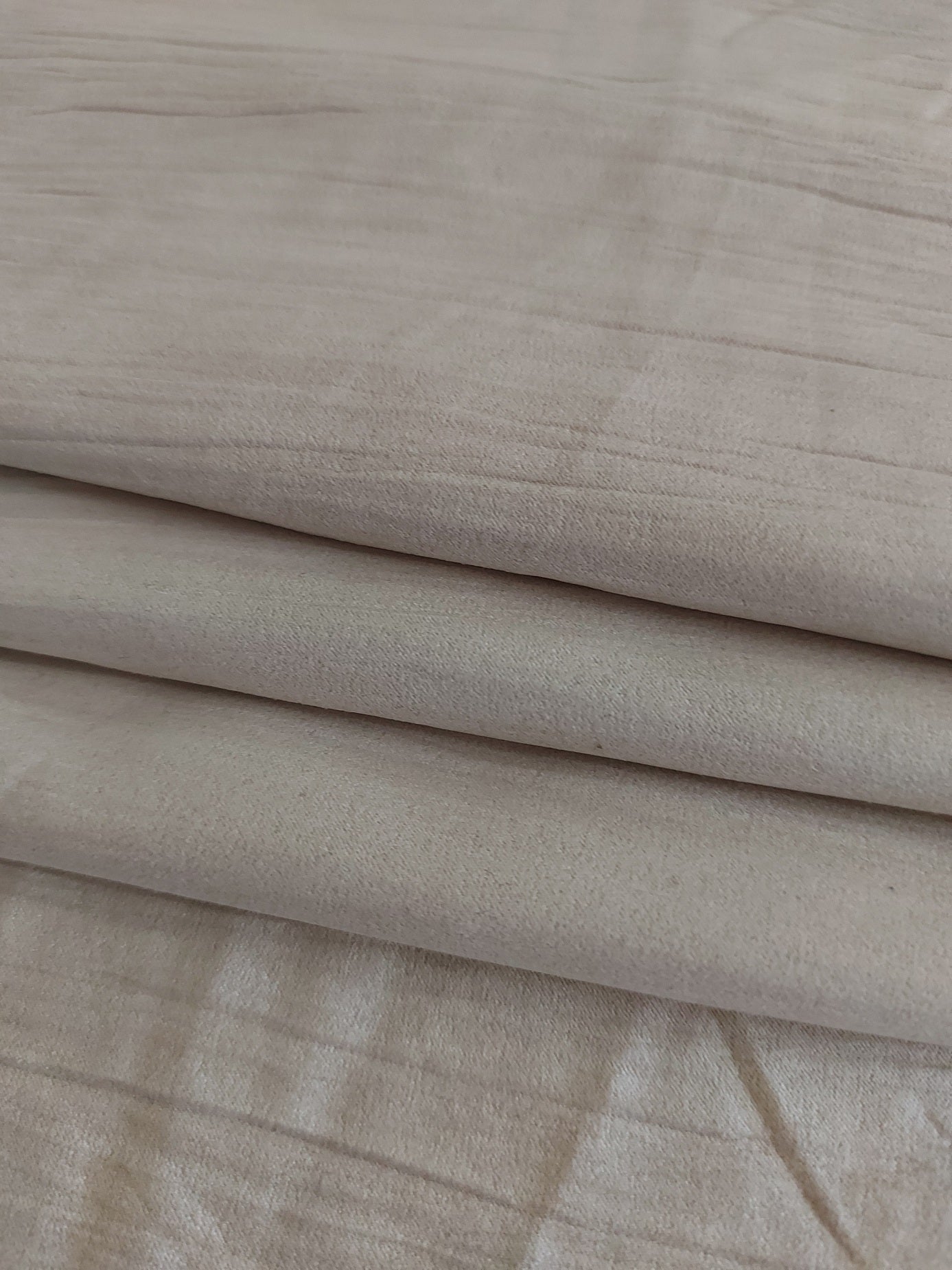 Cream Crinkle With Sheen One Side