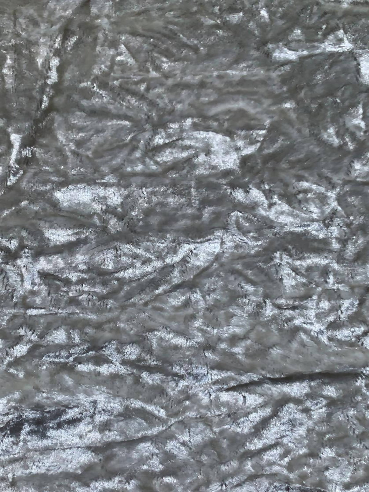 Ivory crushed Velvet - Deadstock fabric on AmoThreads