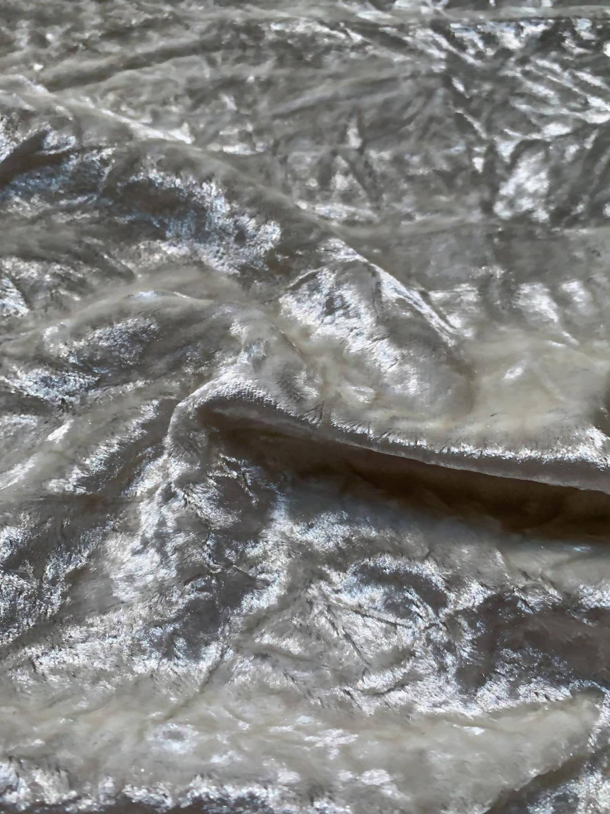 Ivory crushed Velvet - Deadstock fabric on AmoThreads