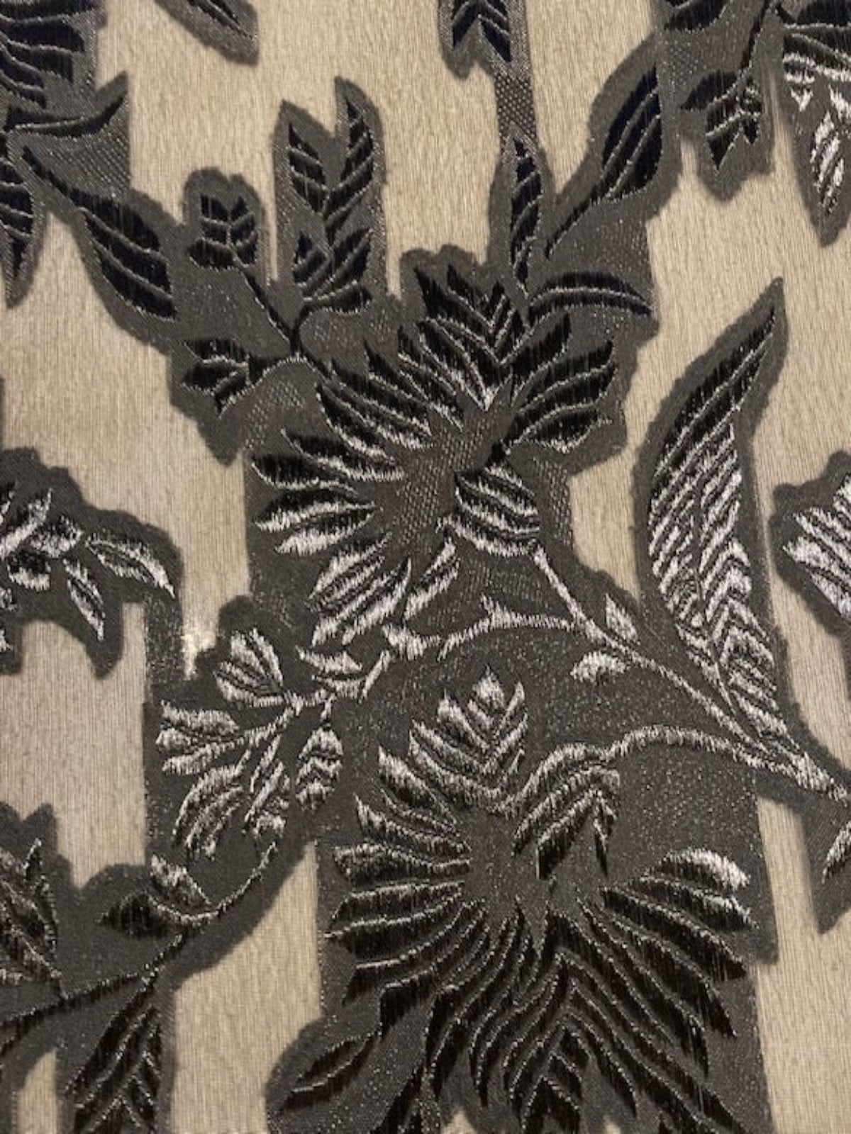 Black Trailing Flower Burn Out